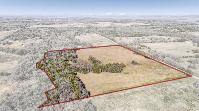 163 Twin Oaks Lane, Whitesboro, TX 76273