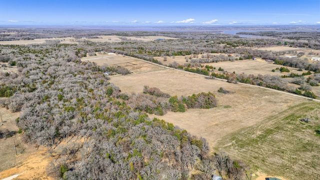 163 Twin Oaks Lane, Whitesboro, TX 76273