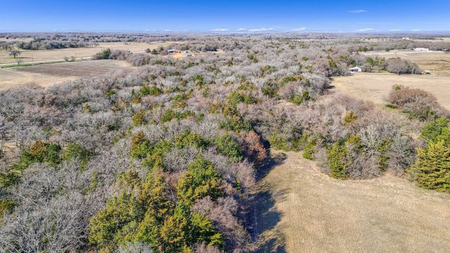 163 Twin Oaks Lane, Whitesboro, TX 76273