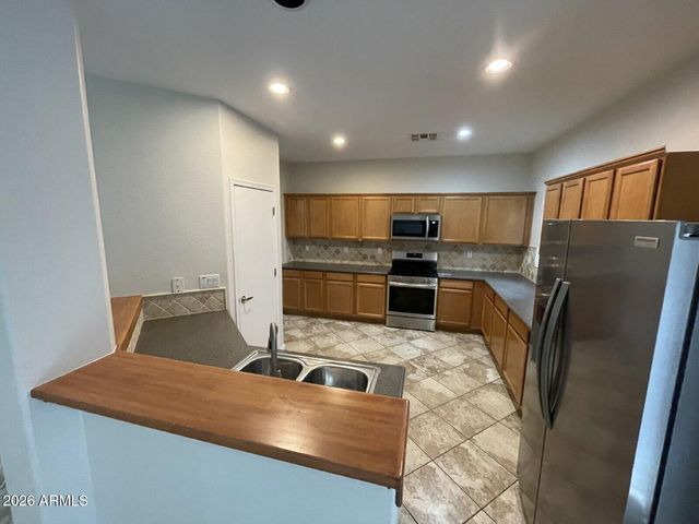 40411 W HELEN Court, Maricopa, AZ 85138