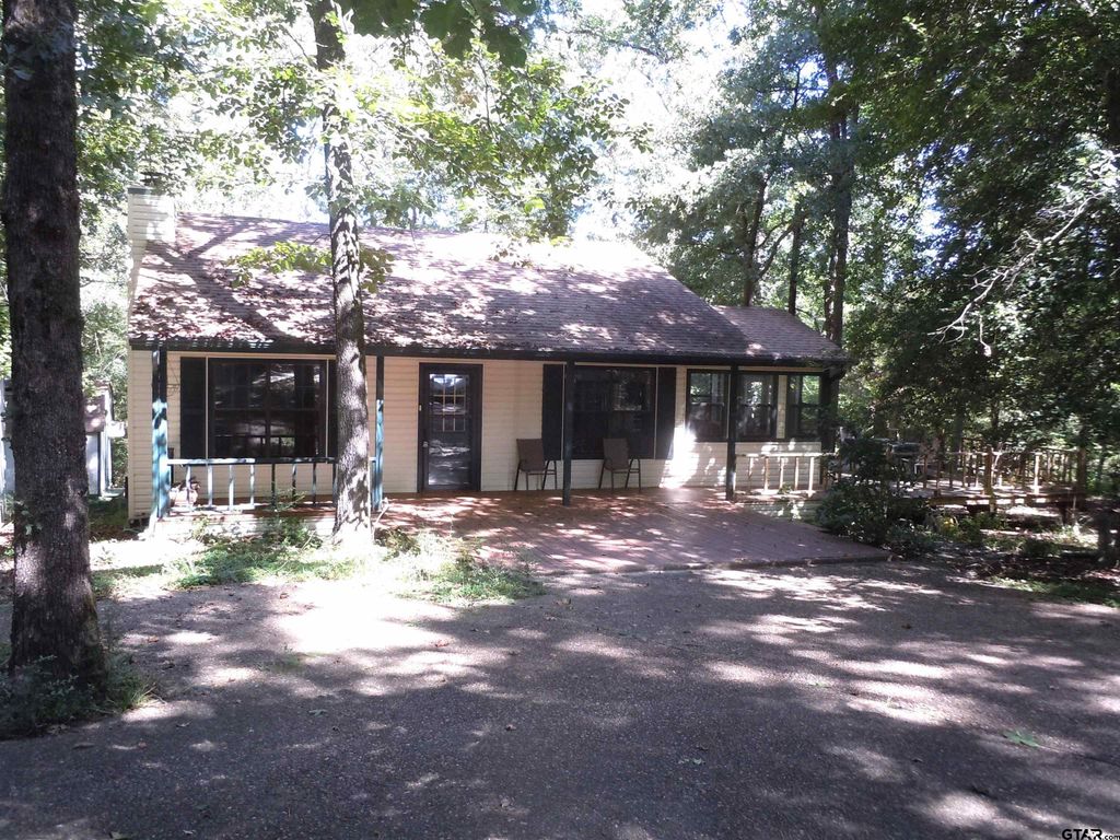 203 Peach Tree, Holly Lake Ranch, TX 75765