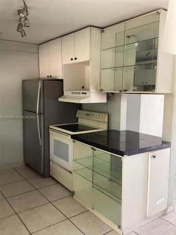 5741 Simms St, Hollywood, FL 33021