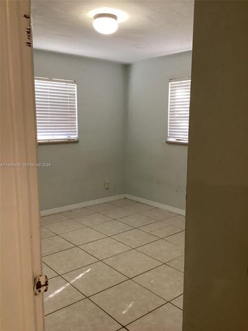 5741 Simms St, Hollywood, FL 33021