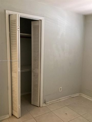 5741 Simms St, Hollywood, FL 33021