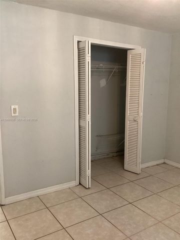 5741 Simms St, Hollywood, FL 33021