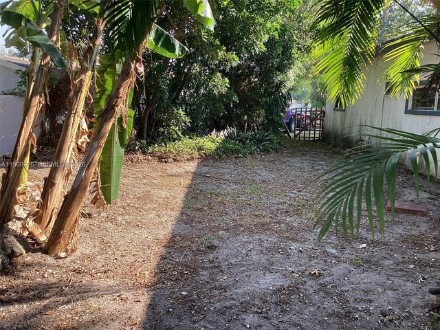 5741 Simms St, Hollywood, FL 33021