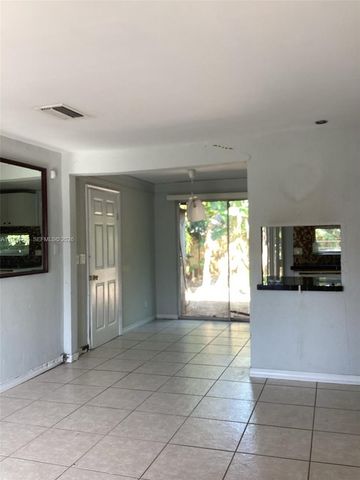 5741 Simms St, Hollywood, FL 33021