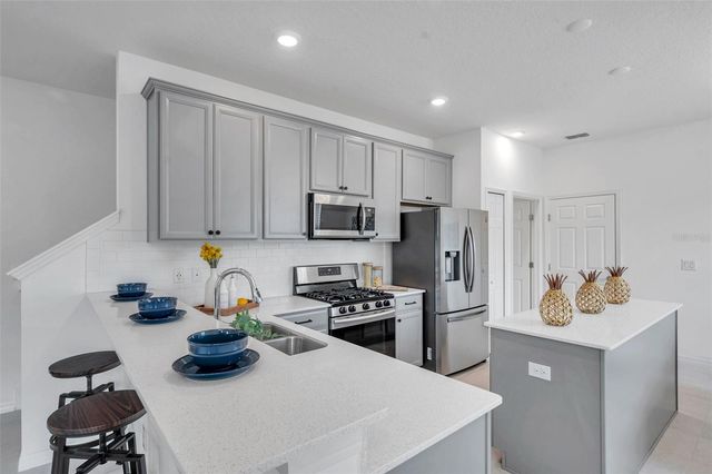 5728 SKYTOP DRIVE, Lithia, FL 33547