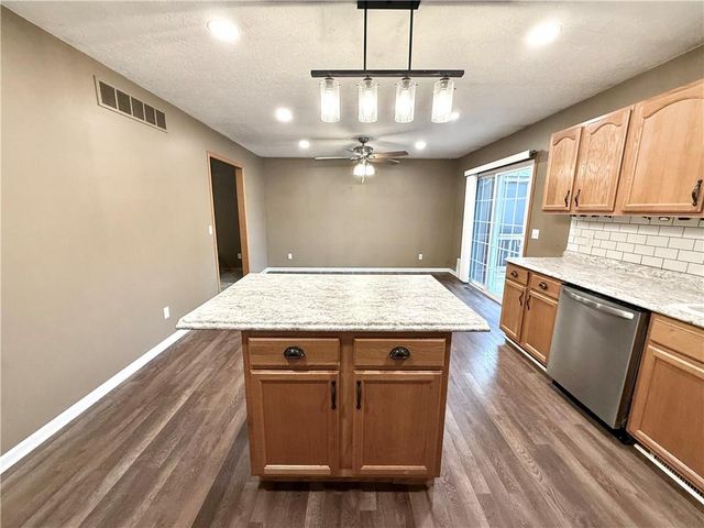 311 S COUNTRY CLUB Road, Maryville, MO 64468