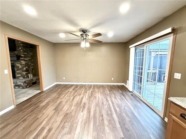 311 S COUNTRY CLUB Road, Maryville, MO 64468