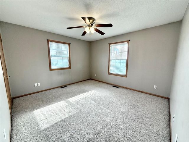 311 S COUNTRY CLUB Road, Maryville, MO 64468