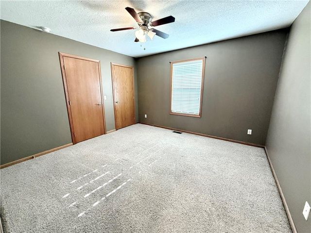 311 S COUNTRY CLUB Road, Maryville, MO 64468