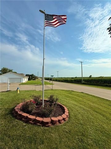 311 S COUNTRY CLUB Road, Maryville, MO 64468