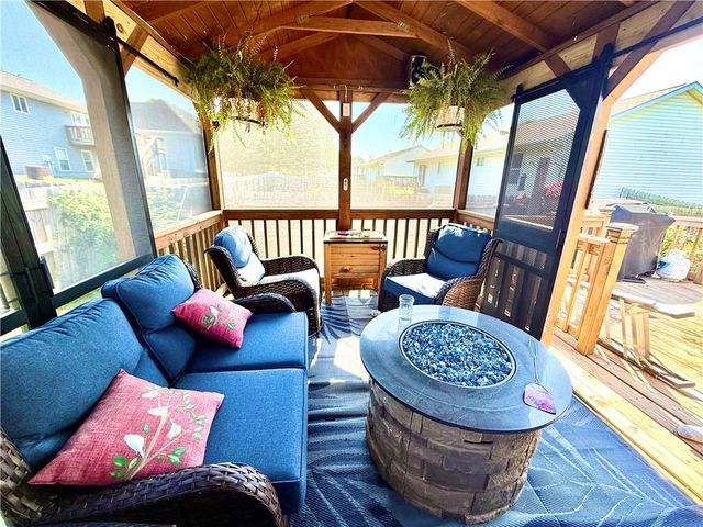 311 S COUNTRY CLUB Road, Maryville, MO 64468