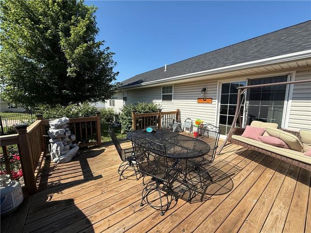 311 S COUNTRY CLUB Road, Maryville, MO 64468