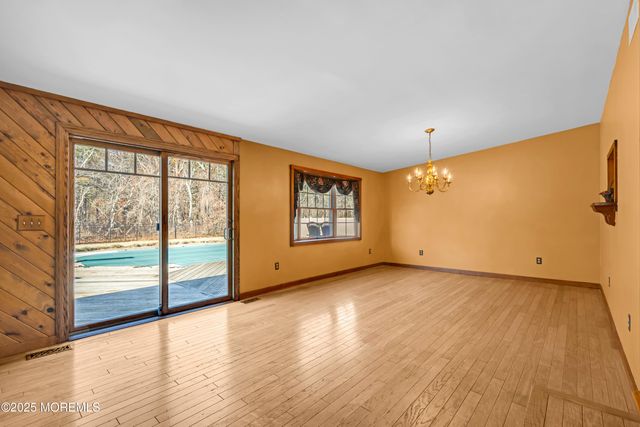 127 Mello Lane, Toms River, NJ 08753