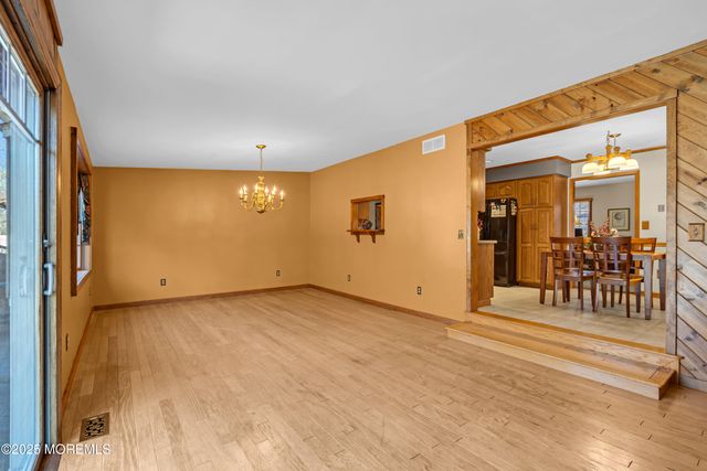 127 Mello Lane, Toms River, NJ 08753