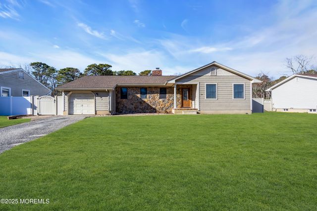 127 Mello Lane, Toms River, NJ 08753