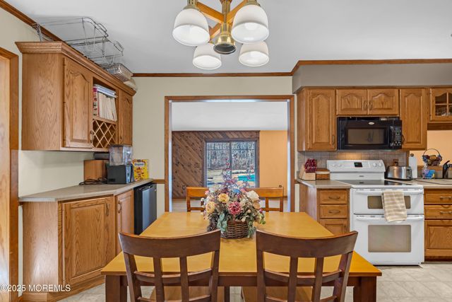 127 Mello Lane, Toms River, NJ 08753