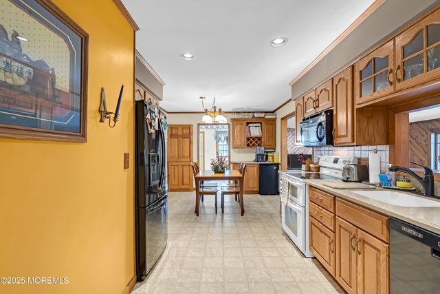 127 Mello Lane, Toms River, NJ 08753