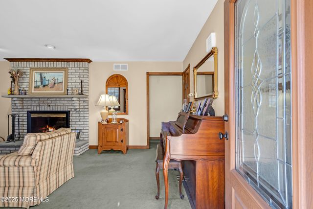 127 Mello Lane, Toms River, NJ 08753