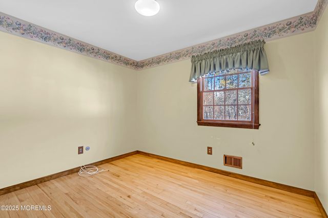 127 Mello Lane, Toms River, NJ 08753