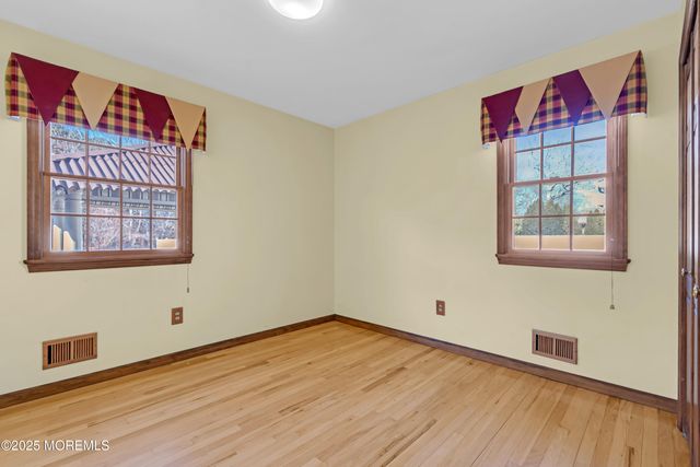 127 Mello Lane, Toms River, NJ 08753