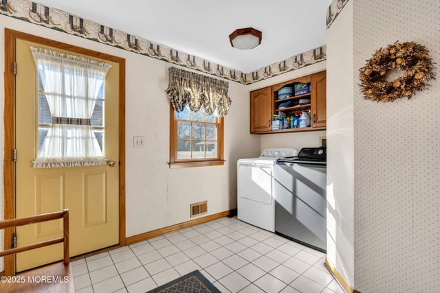 127 Mello Lane, Toms River, NJ 08753