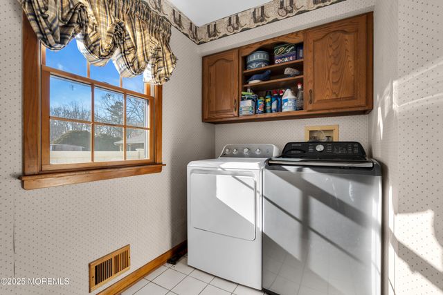 127 Mello Lane, Toms River, NJ 08753