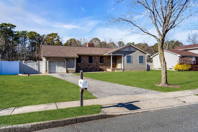 127 Mello Lane, Toms River, NJ 08753