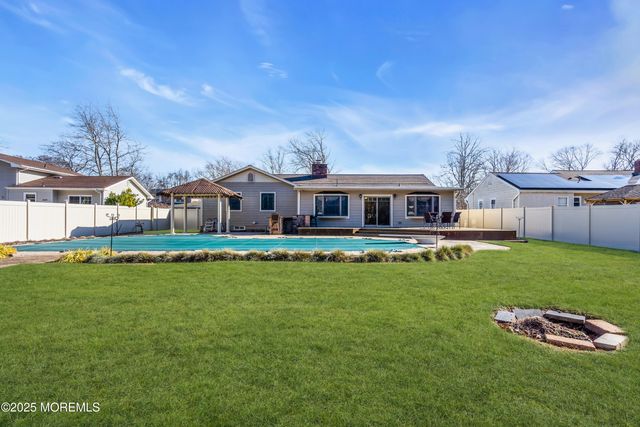 127 Mello Lane, Toms River, NJ 08753