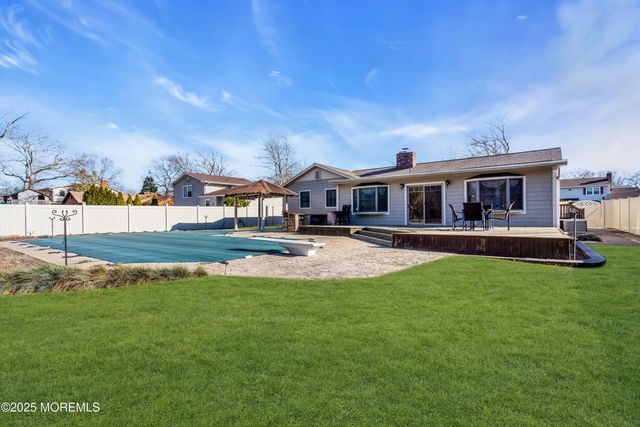 127 Mello Lane, Toms River, NJ 08753