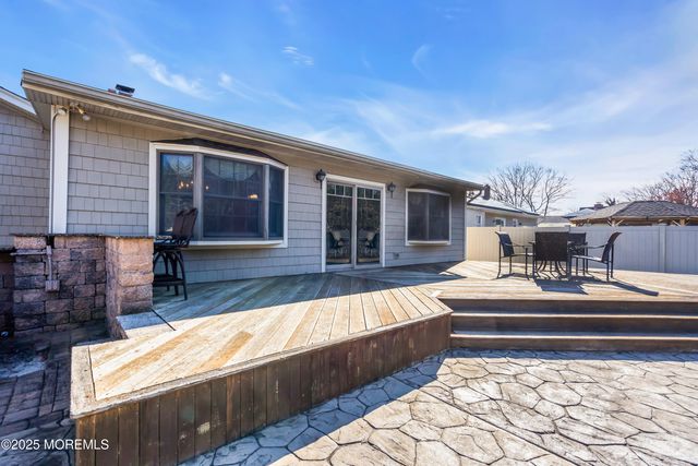 127 Mello Lane, Toms River, NJ 08753