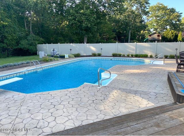 127 Mello Lane, Toms River, NJ 08753