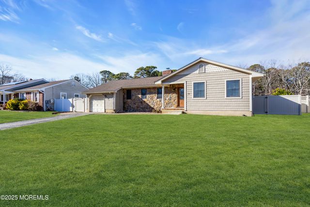 127 Mello Lane, Toms River, NJ 08753