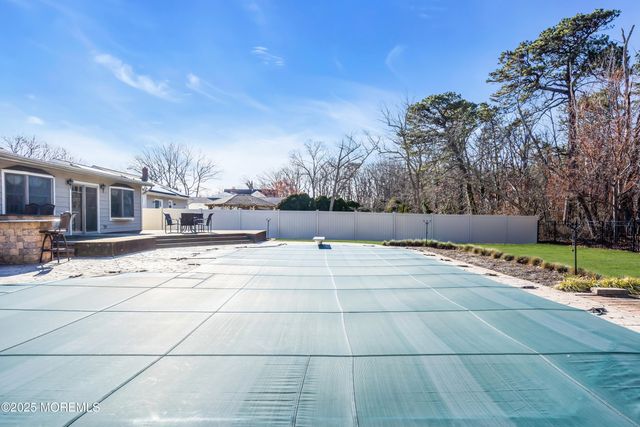 127 Mello Lane, Toms River, NJ 08753