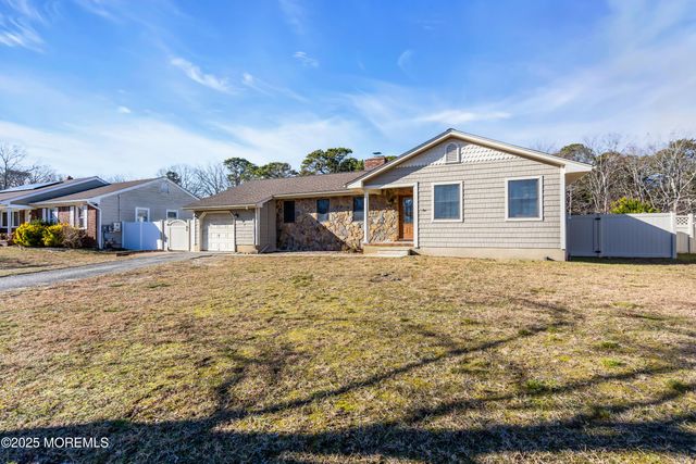 127 Mello Lane, Toms River, NJ 08753