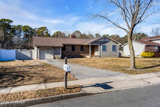 127 Mello Lane, Toms River, NJ 08753