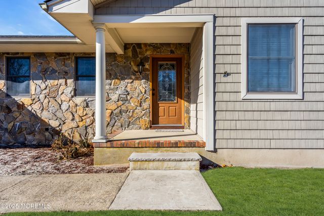 127 Mello Lane, Toms River, NJ 08753