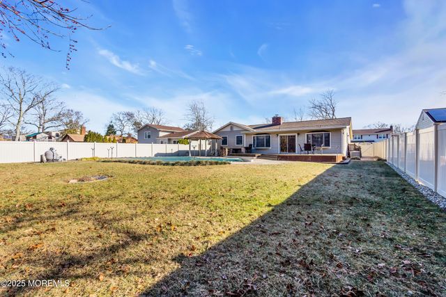 127 Mello Lane, Toms River, NJ 08753