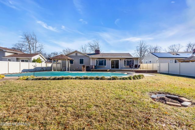 127 Mello Lane, Toms River, NJ 08753