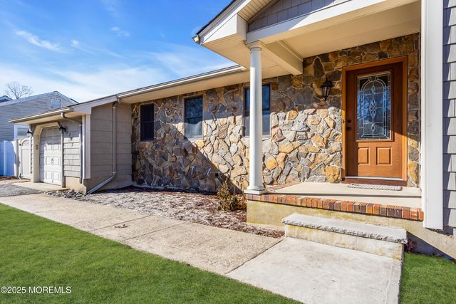 127 Mello Lane, Toms River, NJ 08753