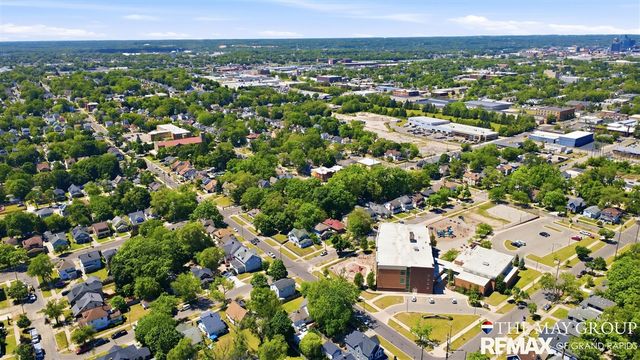 1741 Godwin Avenue, Grand Rapids, MI 49507