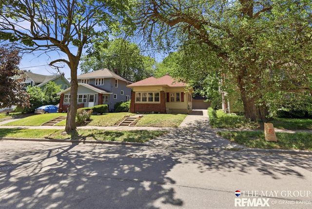1741 Godwin Avenue, Grand Rapids, MI 49507