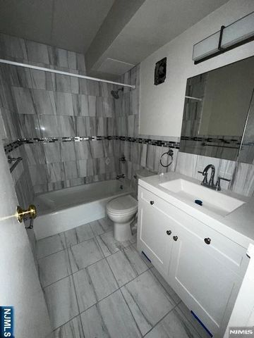 77 Prospect Avenue 4i, Hackensack, NJ 07601