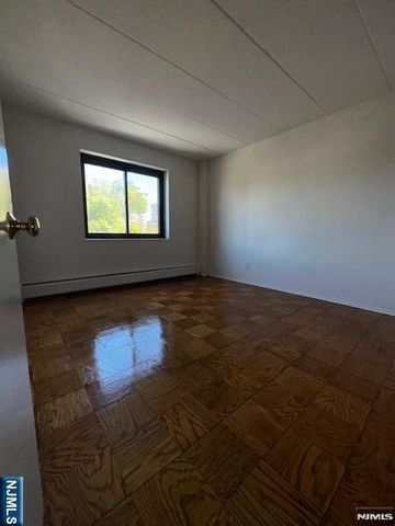 77 Prospect Avenue 4i, Hackensack, NJ 07601