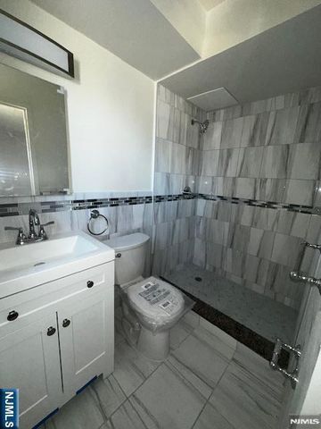 77 Prospect Avenue 4i, Hackensack, NJ 07601