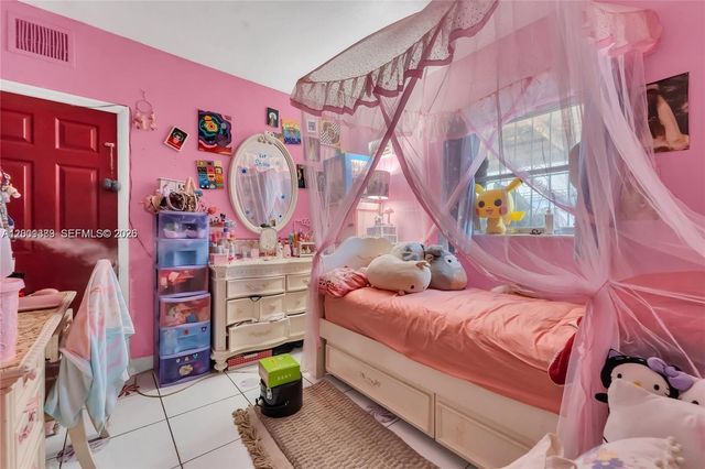 503 NW 43rd Pl, Miami, FL 33126