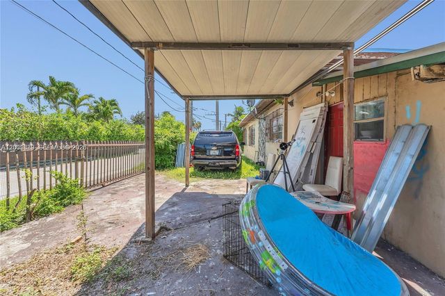 503 NW 43rd Pl, Miami, FL 33126