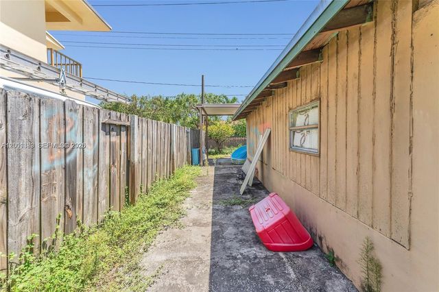 503 NW 43rd Pl, Miami, FL 33126